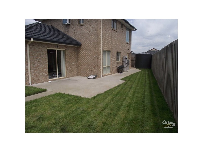 7 Amberley Drive, Pakenham VIC 3810