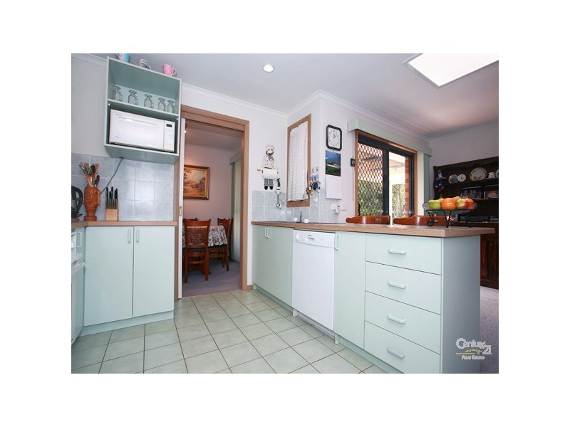 2 Adelong Court, Berwick VIC 3806