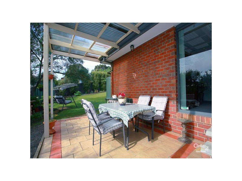 2 Adelong Street, Berwick VIC 3806