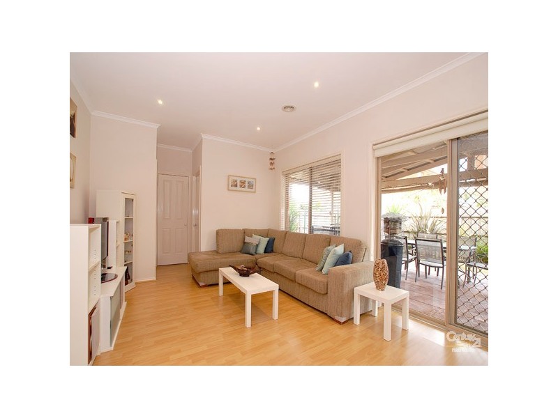 32 Amhurst Drive, Narre Warren South VIC 3805