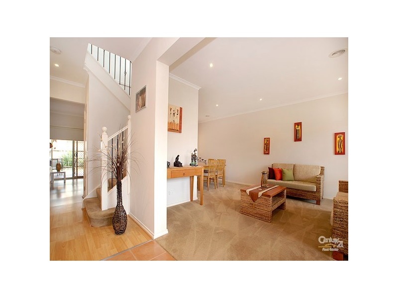 32 Amhurst Drive, Narre Warren South VIC 3805