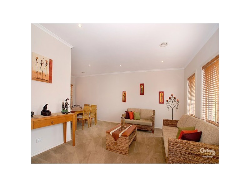 32 Amhurst Drive, Narre Warren South VIC 3805
