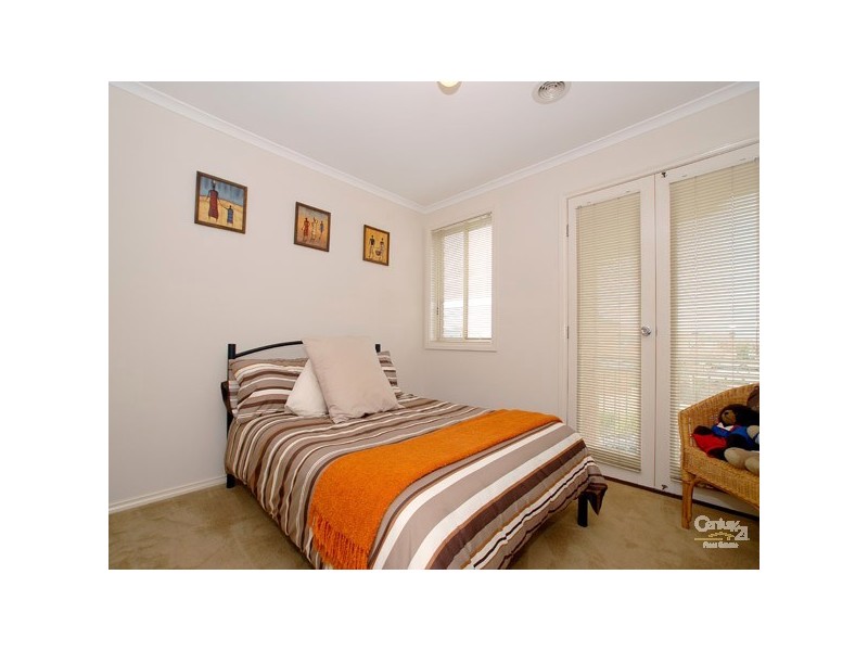 32 Amhurst Drive, Narre Warren South VIC 3805