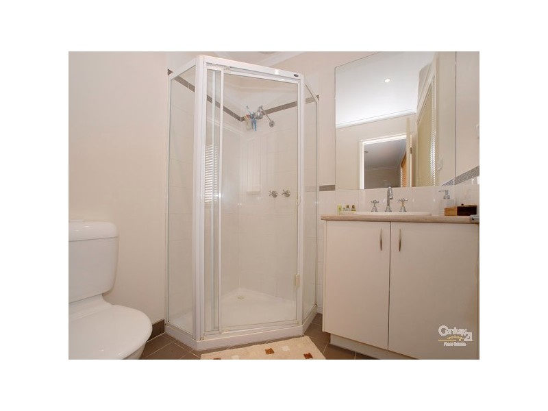32 Amhurst Drive, Narre Warren South VIC 3805