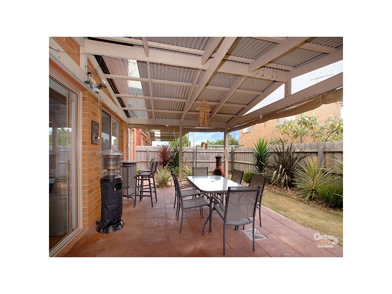 32 Amhurst Drive, Narre Warren South VIC 3805