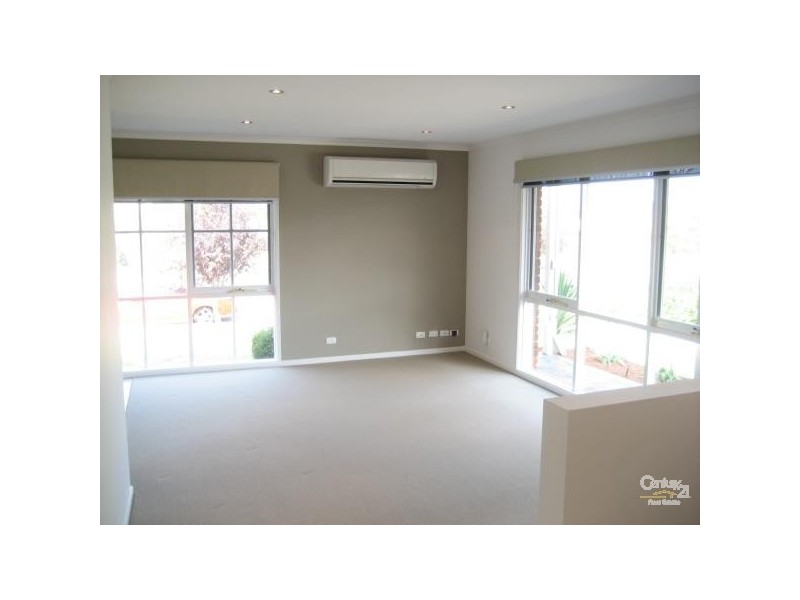 22 Amber Crescent, Narre Warren VIC 3805