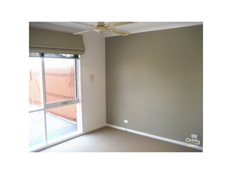 22 Amber Crescent, Narre Warren VIC 3805