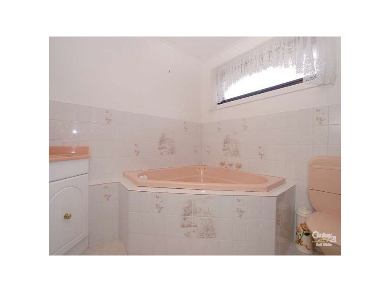 27 Damian Court, Cranbourne VIC 3977