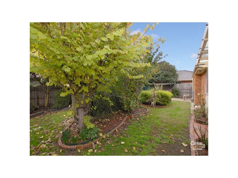 27 Damian Court, Cranbourne VIC 3977