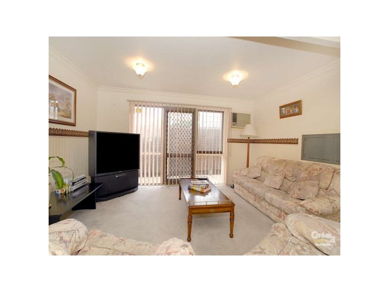 27 Damian Court, Cranbourne VIC 3977