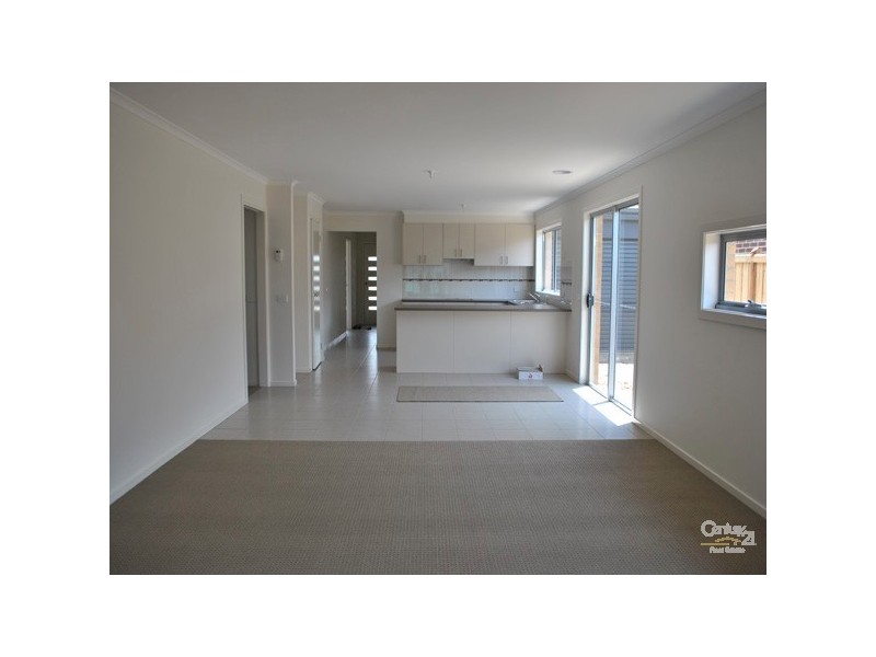 23 Evesham Drive, Cranbourne North VIC 3977
