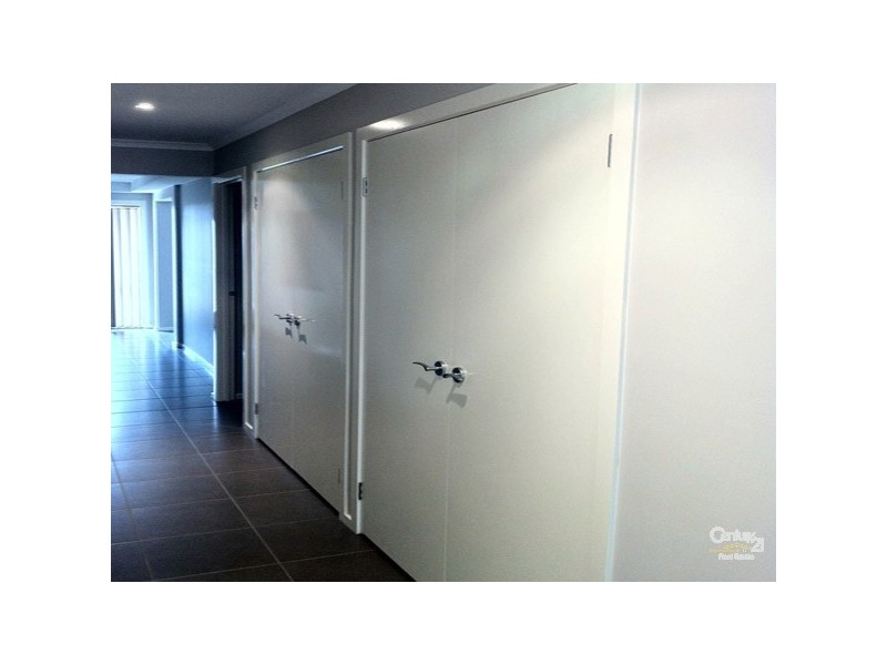 30 Kingsfield Crescent, Lynbrook VIC 3975