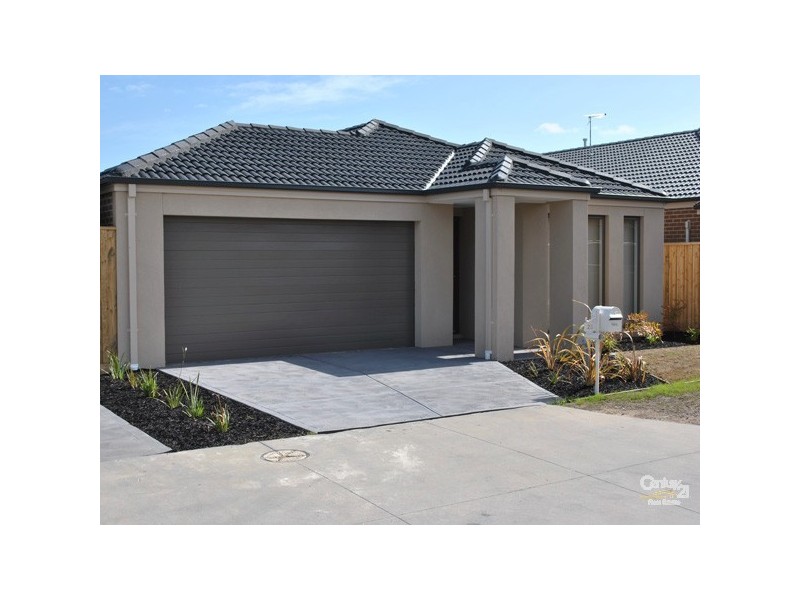 23 Evesham Drive, Cranbourne North VIC 3977