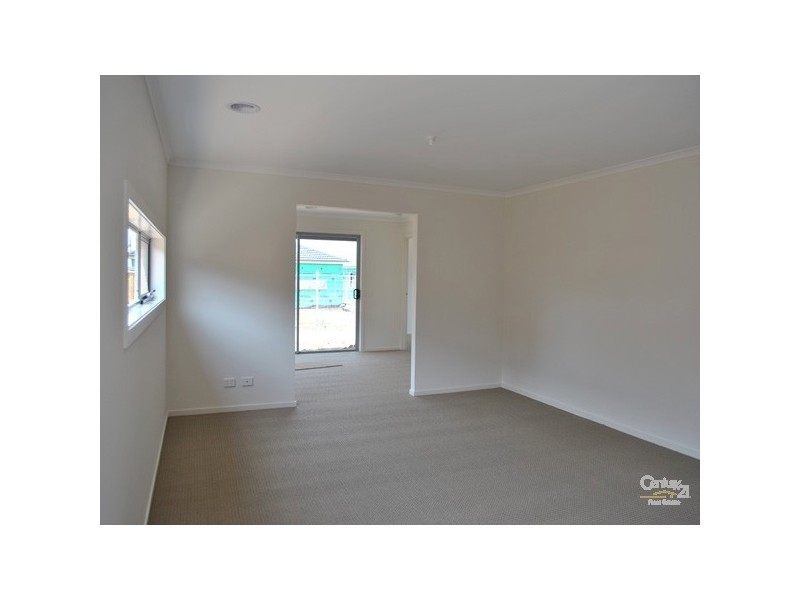 23 Evesham Drive, Cranbourne North VIC 3977