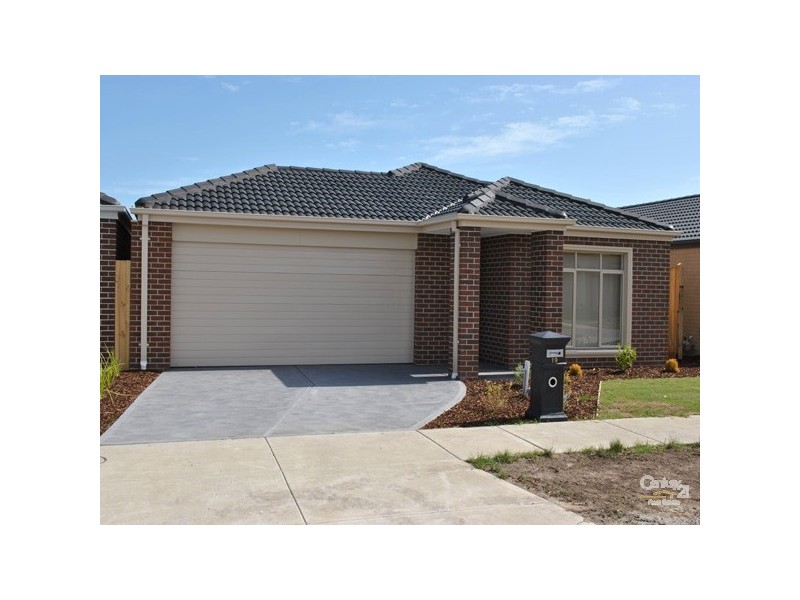 19 Evesham Drive, Cranbourne North VIC 3977