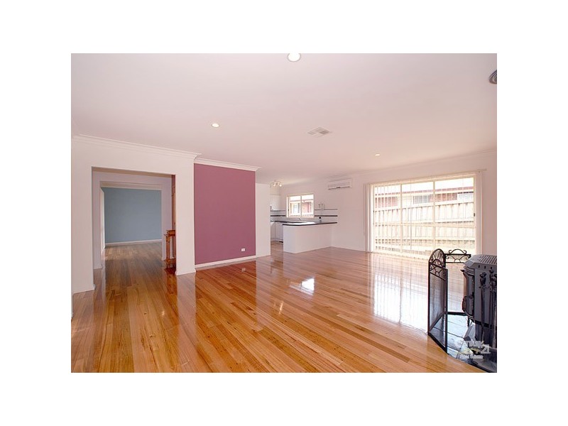 4 Tyrell Place, Berwick VIC 3806