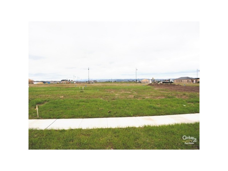 1038 Charlbury Crescent, Cranbourne North VIC 3977