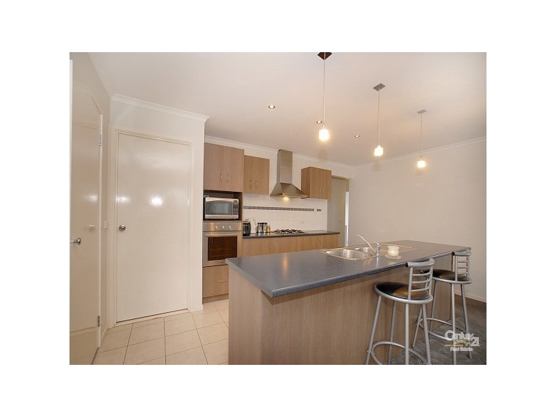 3 Saltram Court, Cranbourne East VIC 3977