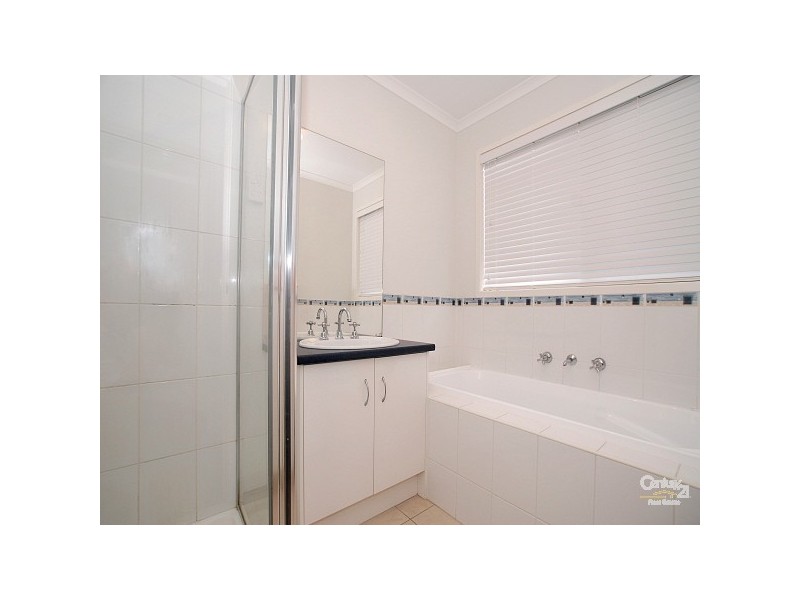 3 Saltram Court, Cranbourne East VIC 3977