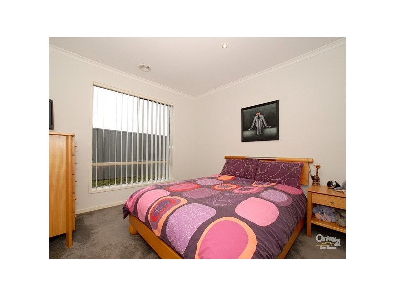 3 Saltram Court, Cranbourne East VIC 3977