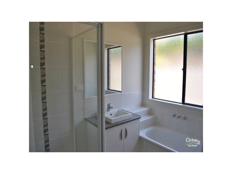 2 Karlson Way, Cranbourne North VIC 3977