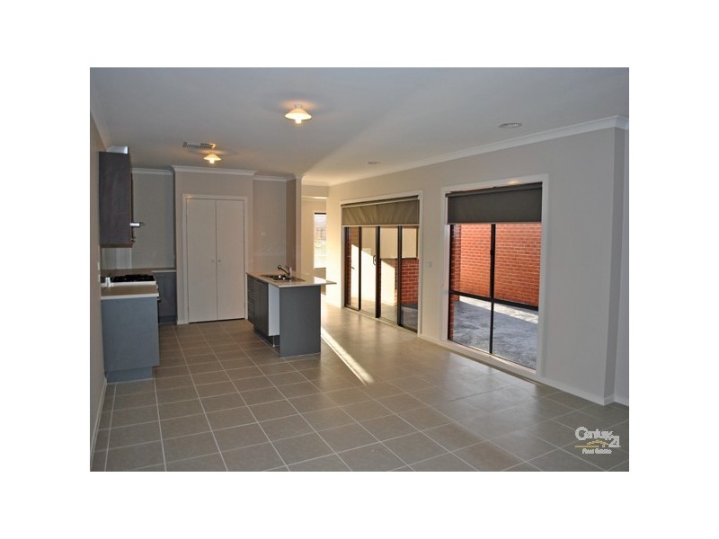 4 Pimpernel Place, Cranbourne North VIC 3977