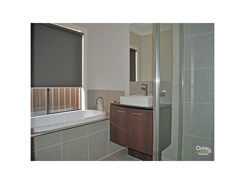 4 Pimpernel Place, Cranbourne North VIC 3977