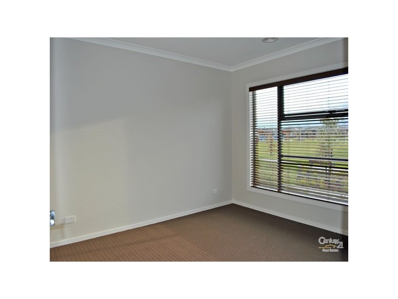 4 Pimpernel Place, Cranbourne North VIC 3977