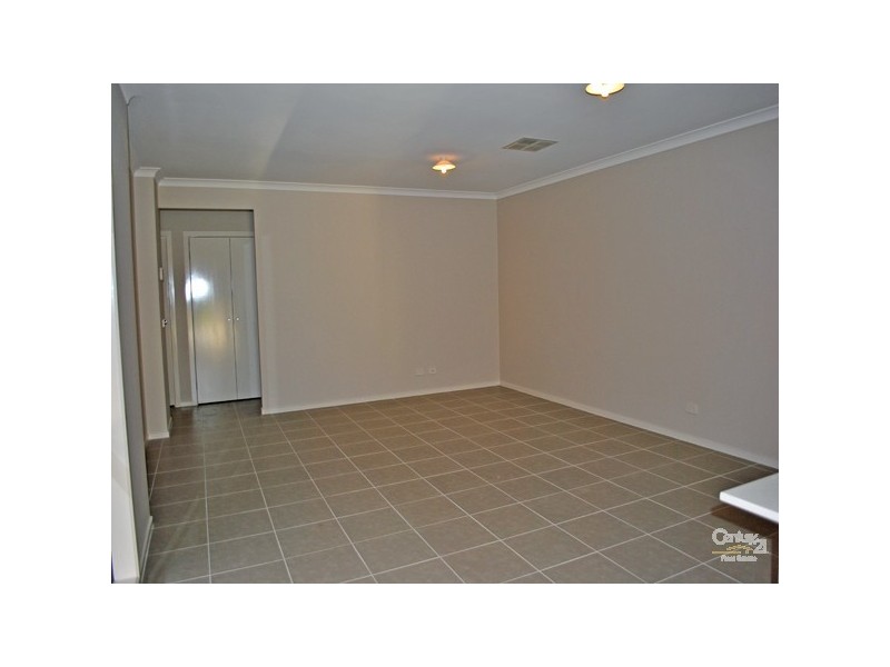 4 Pimpernel Place, Cranbourne North VIC 3977