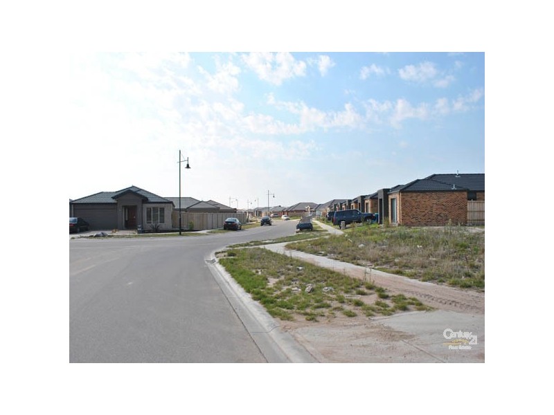 3 Charlbury Crescent, Cranbourne North VIC 3977