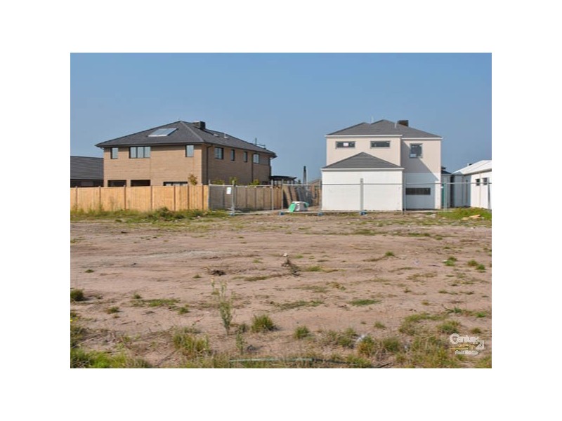 3 Charlbury Crescent, Cranbourne North VIC 3977