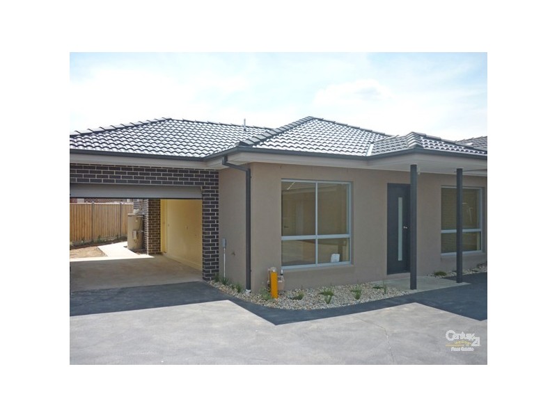 2/7 Roseville Court, Berwick VIC 3806