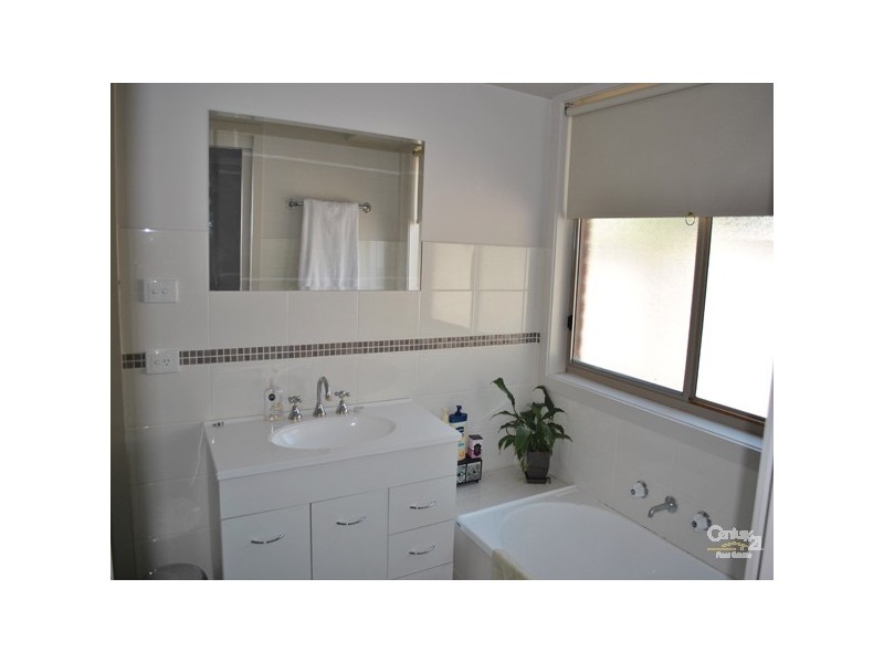 2/6 Messmate Court, Berwick VIC 3806