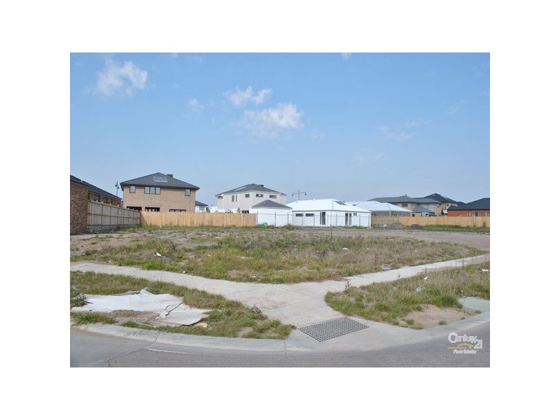 1 Charlbury Crescent, Cranbourne North VIC 3977