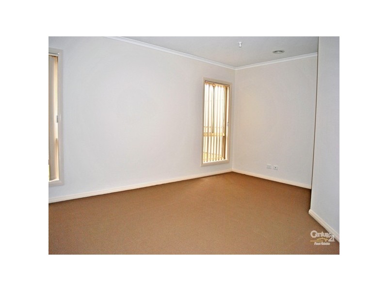 2/15 Coniston Avenue, Berwick VIC 3806