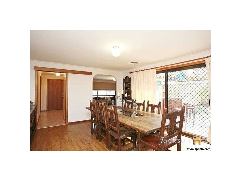 2 Ireland Avenue, Narre Warren VIC 3805