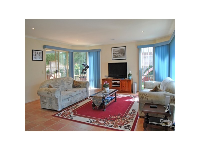 24 Streeton Way, Berwick VIC 3806