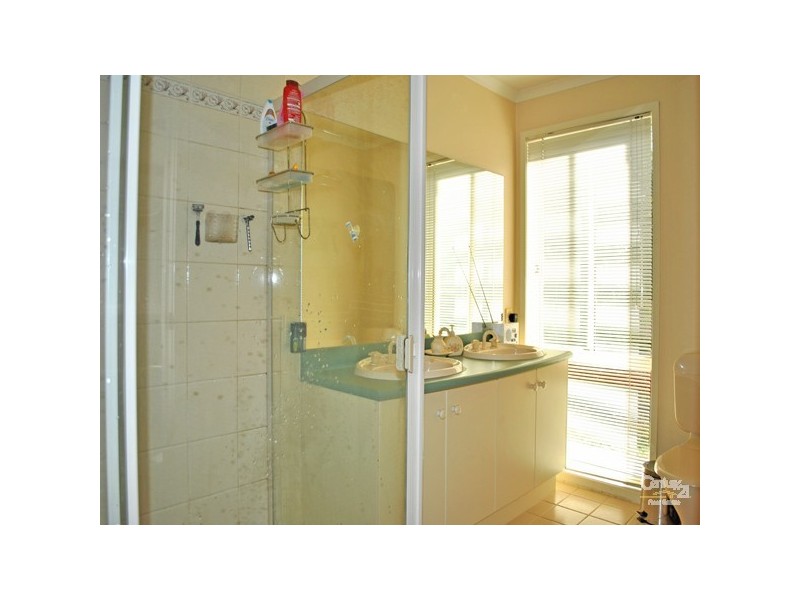 24 Streeton Way, Berwick VIC 3806