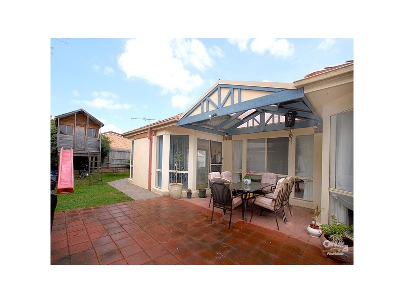 24 Streeton Way, Berwick VIC 3806