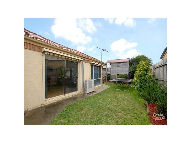 24 Streeton Way, Berwick VIC 3806