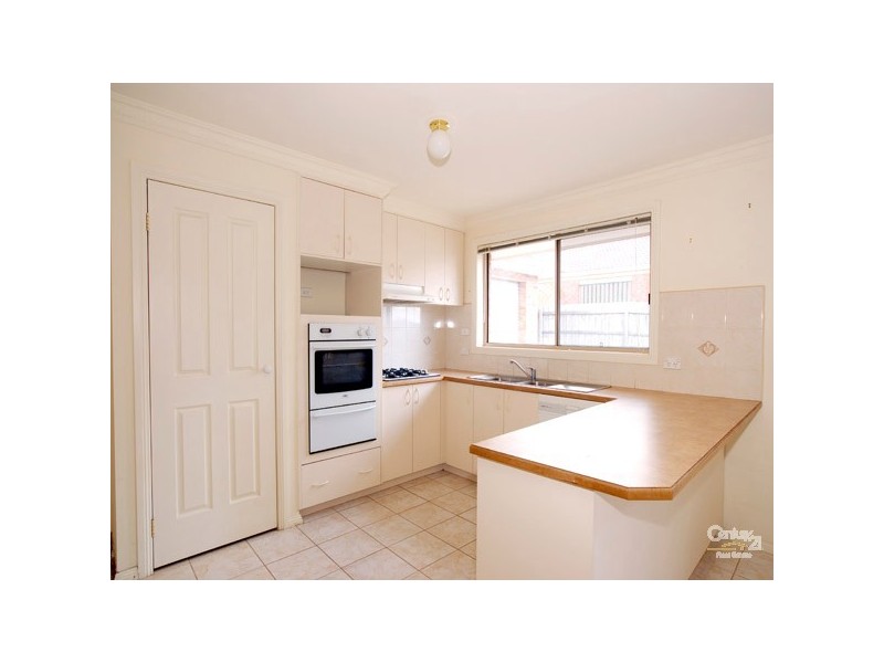 34 Earlsfield Drive, Berwick VIC 3806