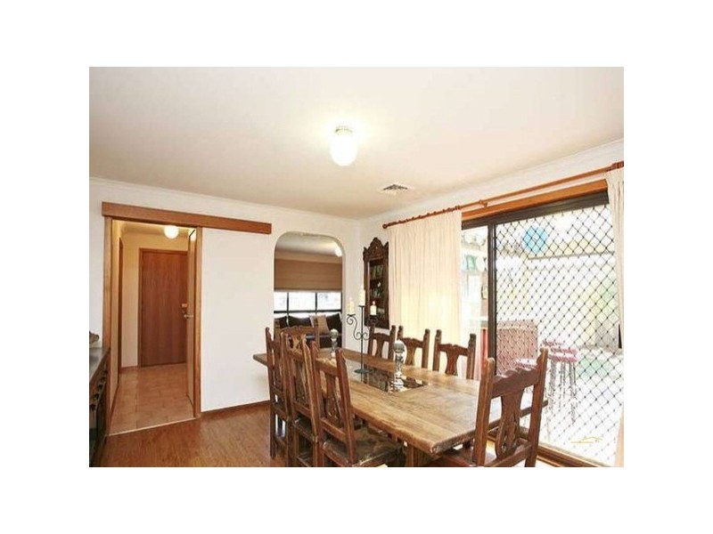 2 Ireland Avenue, Narre Warren VIC 3805