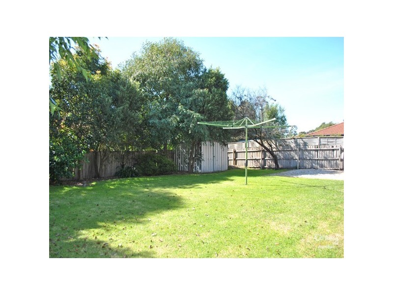 2 Ireland Avenue, Narre Warren VIC 3805