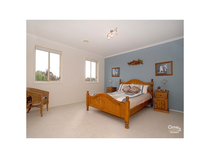 60 The Promenade, Narre Warren South VIC 3805