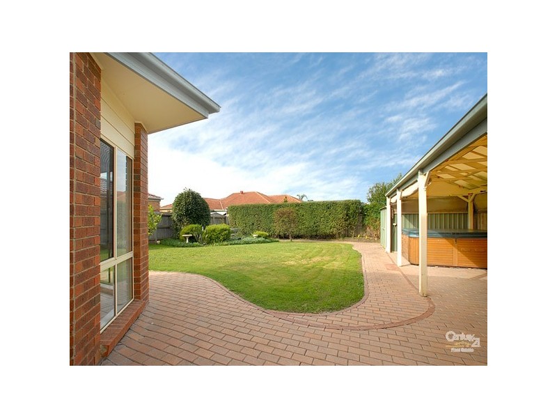60 The Promenade, Narre Warren South VIC 3805
