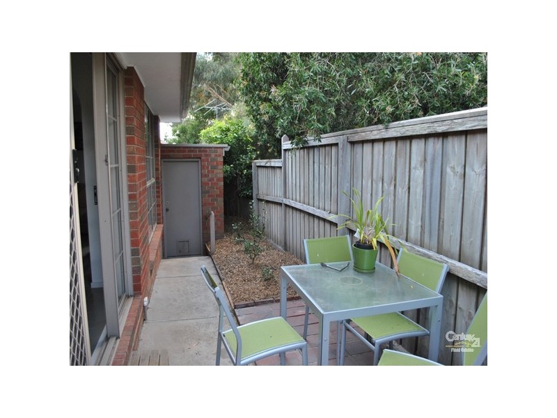 2/6 Messmate Court, Berwick VIC 3806