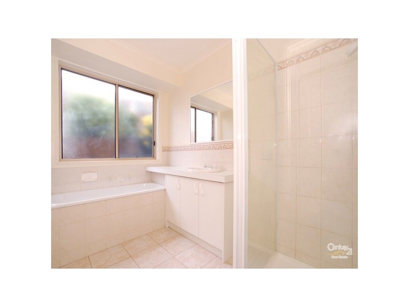 34 Earlsfield Drive, Berwick VIC 3806