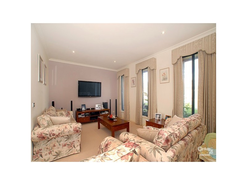 32/18 Marlesford Crescent, Berwick VIC 3806