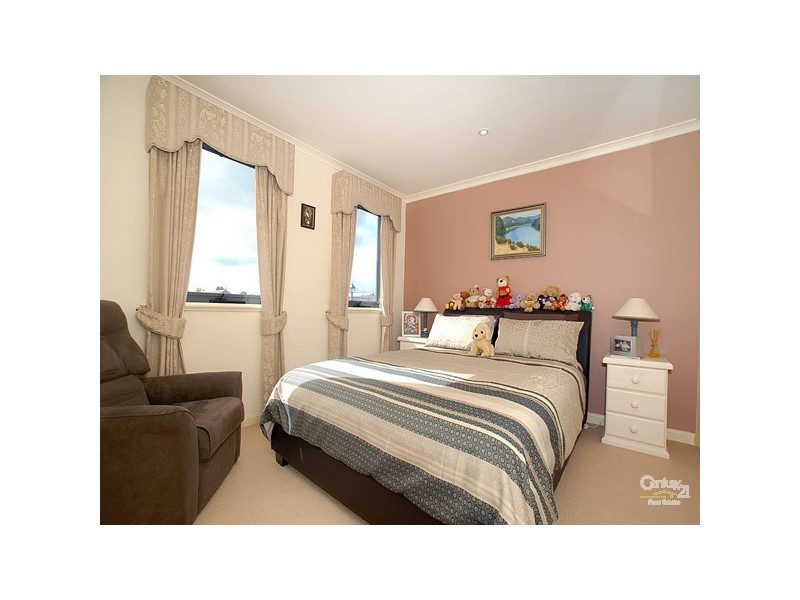 32/18 Marlesford Crescent, Berwick VIC 3806