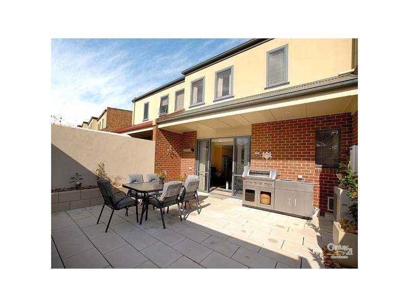 32/18 Marlesford Crescent, Berwick VIC 3806